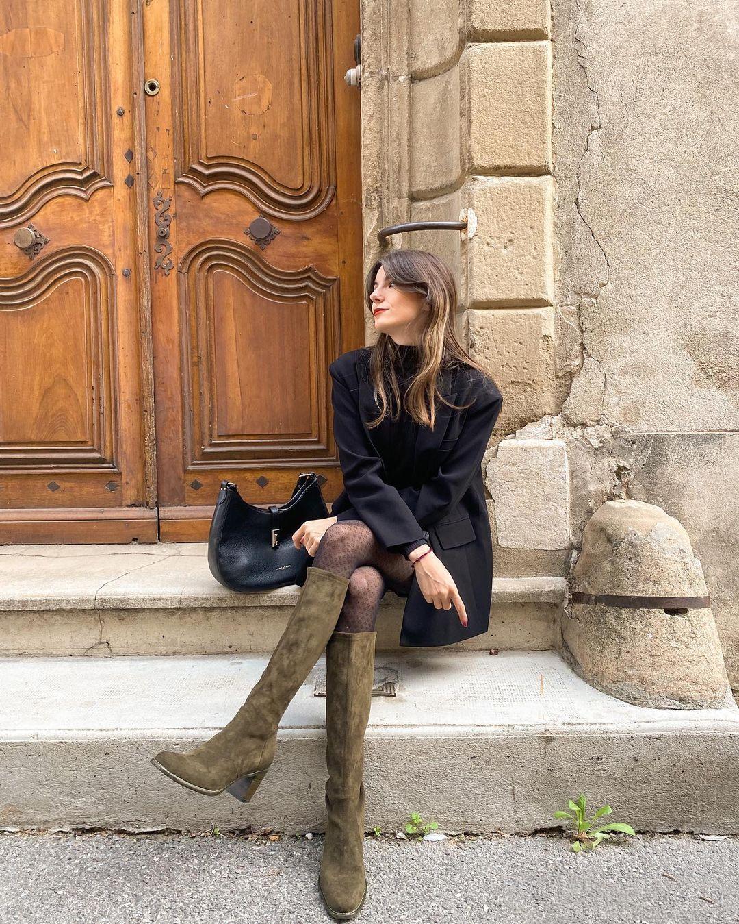 这才是黑丝的正确打开方式，既不俗气又不显土，普通女孩值得借鉴