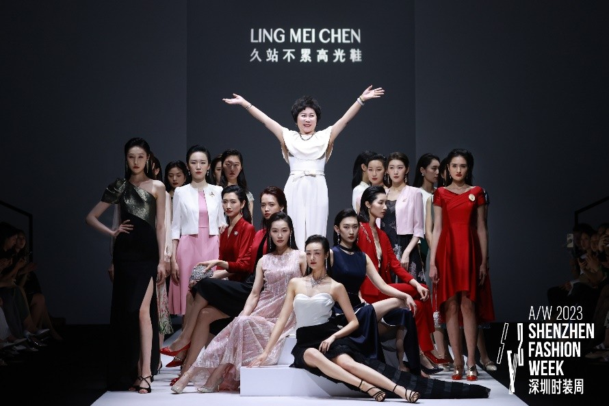 火出圈！LINGMEICHEN高光鞋凭什么惊艳众人？