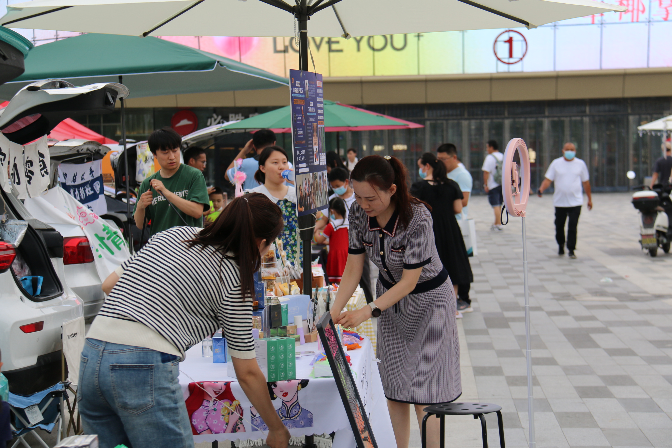 不想上班的的年轻人都在干嘛,现在的年轻人都不努力工作
