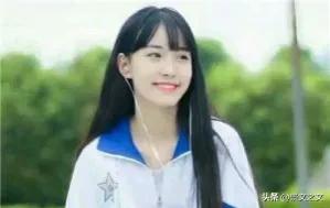 知青往事：晚饭后她跟着男老师跑山溪洗澡被赶回，让女老师笑疯了