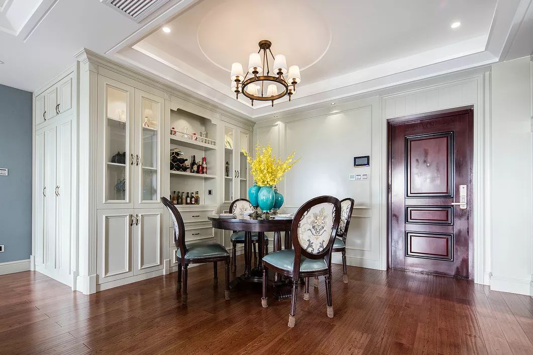 130平现代轻奢风迷人高雅范儿,127平现代美式风格