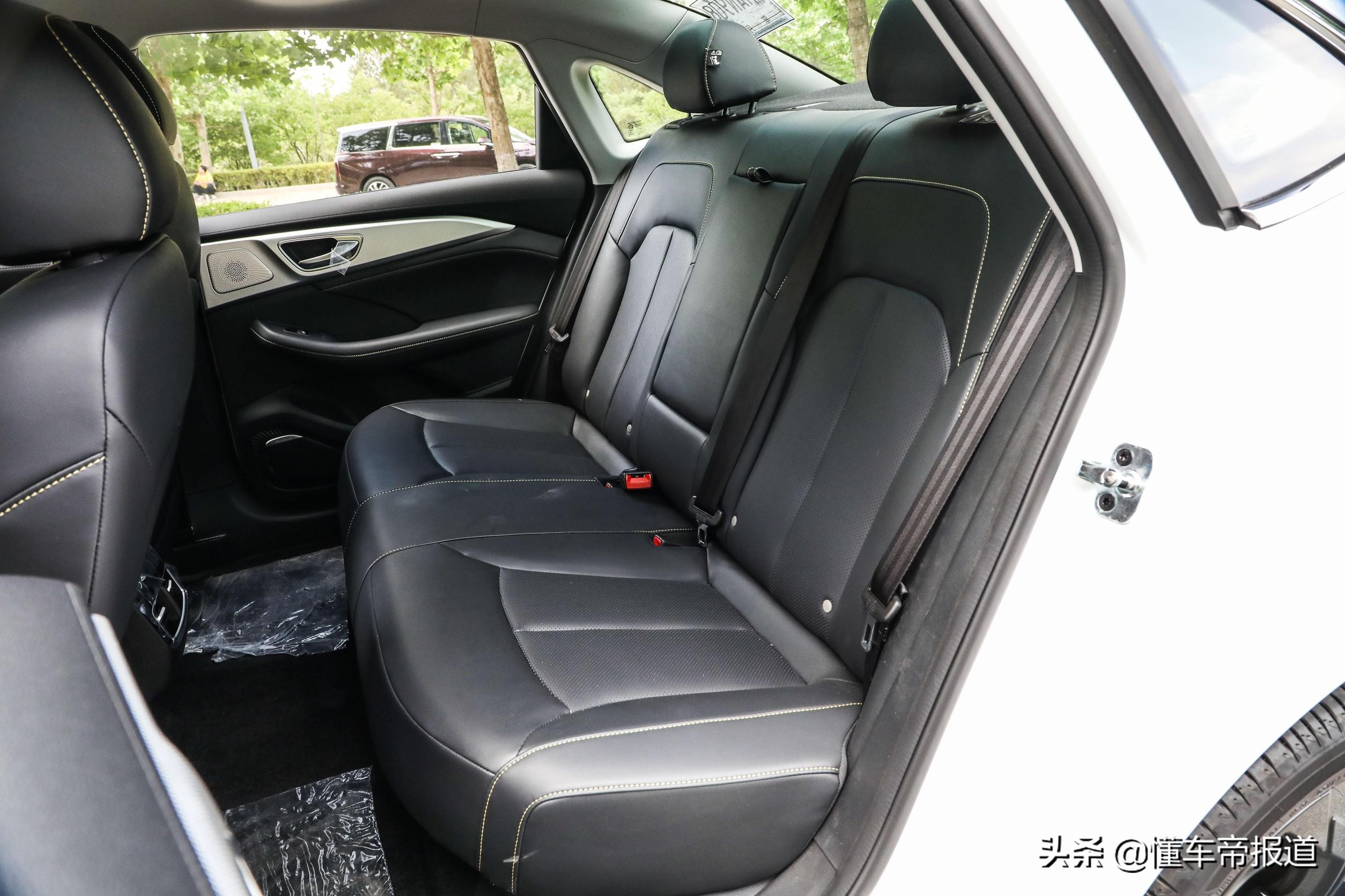 荣威i6max车主真实感受,荣威i6maxev代步值得入手吗