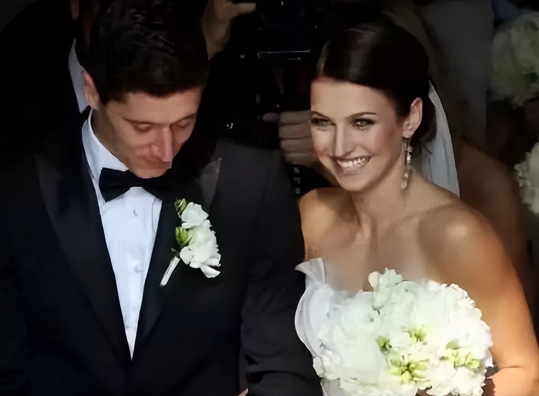 各国太太团身材,世界杯太太团惊艳全场颜值排名