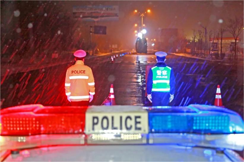 向坚守基层一线的最美劳动者致敬,致敬每一位坚守平凡岗位的劳动者