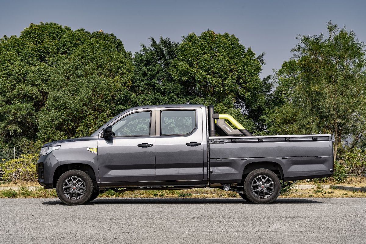 年轻人的第一辆车十万落地,年轻人的第一辆五菱