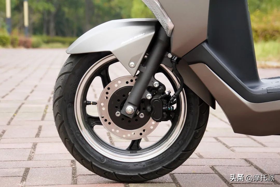 本田ncr125和铃木uy125实测,五羊本田摩托车踏板ncr125价格