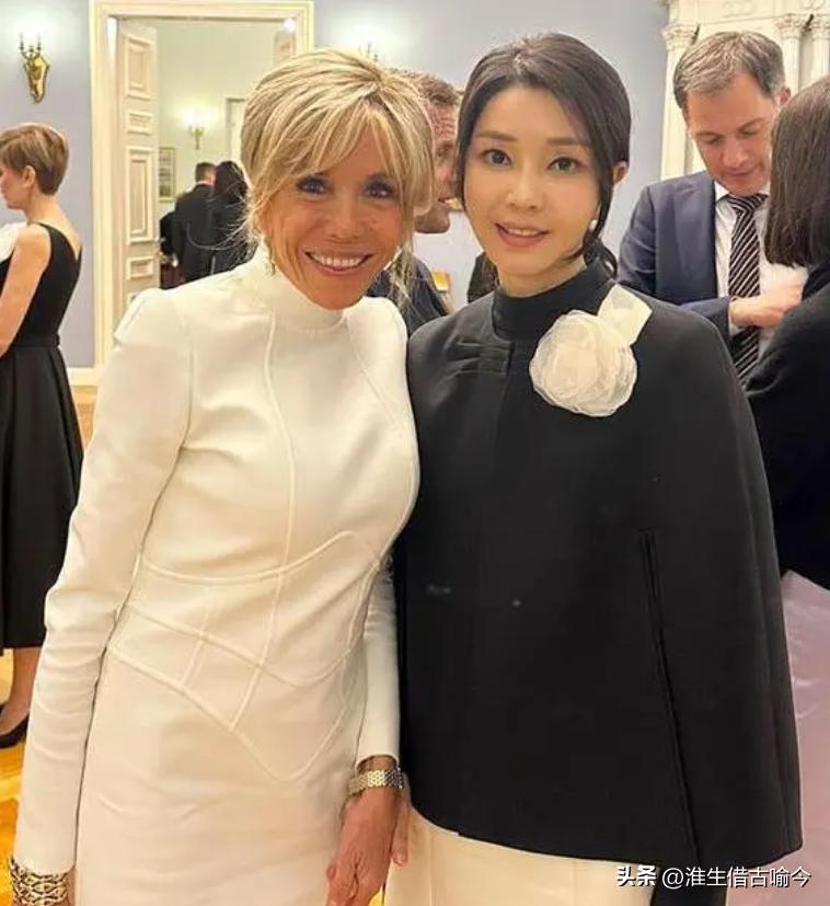 印度峰会上争奇斗艳：韩国第一夫人好嫩，日本第一夫人清新脱俗