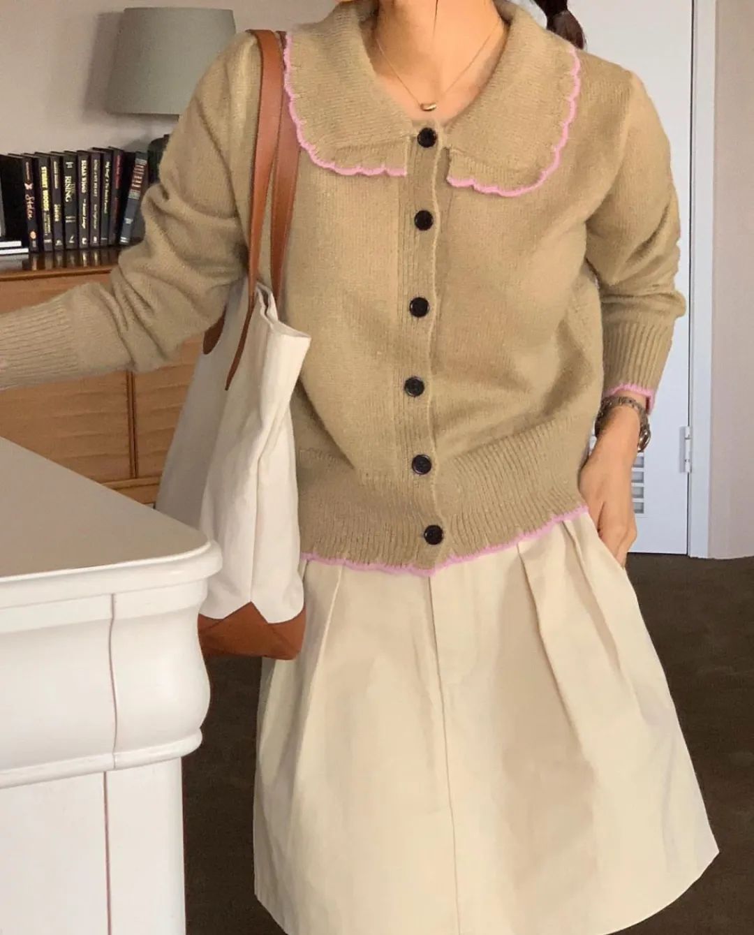 燕麦色肤色适合什么颜色头发,燕麦色外套搭配什么颜色内搭