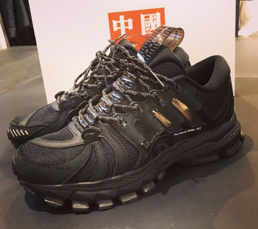 安踏多款老爹鞋曝光！满眼都是巴黎世家、新百伦的影子？