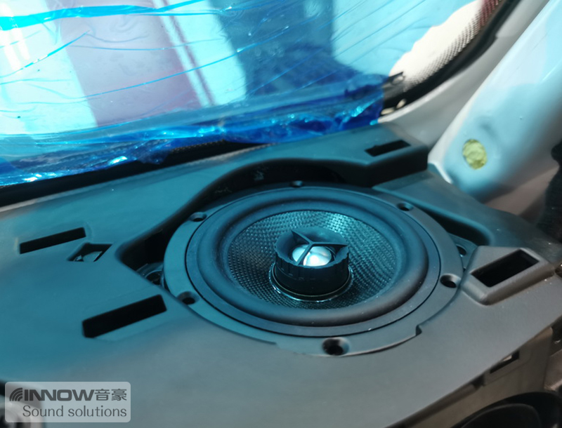 不羁的性格上海音豪JEEP角斗士汽车音响改装德国伊顿RSE160