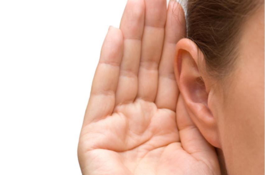 耳朵总是油得很还痒但掏不出东西,耳朵里面很痒但不敢掏一碰很疼