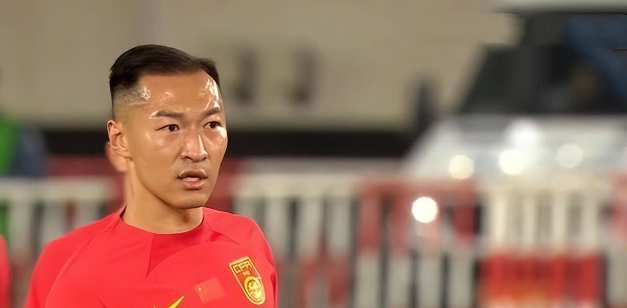 国足颜骏凌精彩扑救,国足颜骏凌武磊