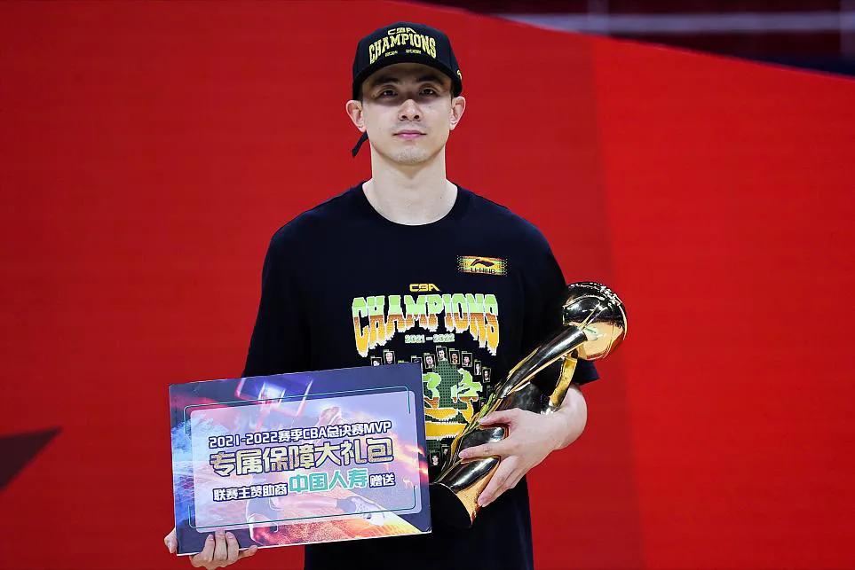 林书豪张镇麟现身野球场,张镇麟林书豪在成都