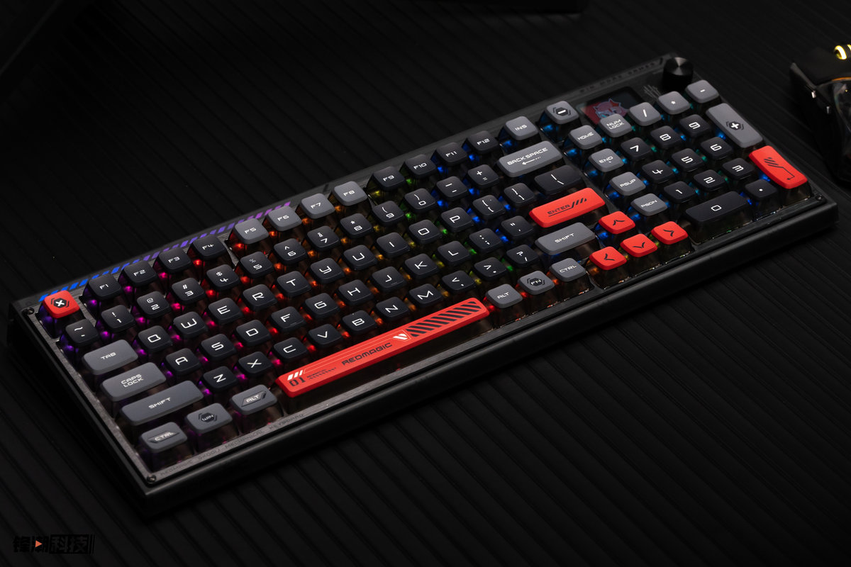 红魔电竞平板游戏体验,红魔电竞机械键盘