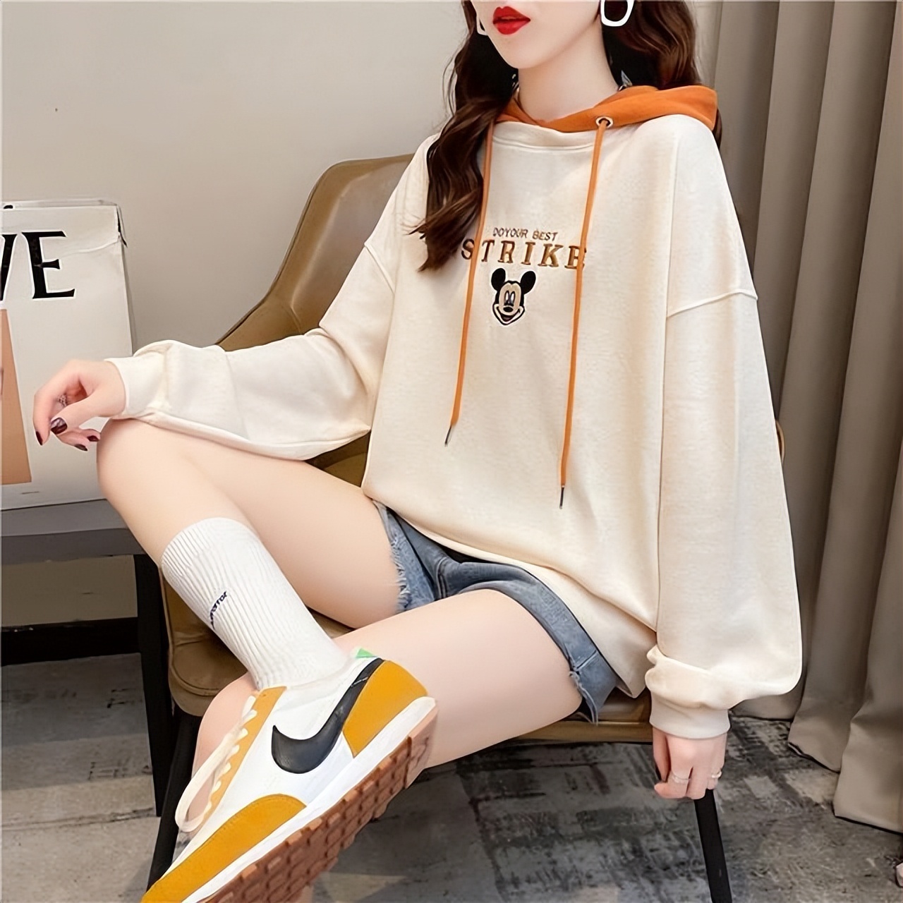 适合微胖女生的衣服店铺,摆地摊微胖女生适合穿什么衣服