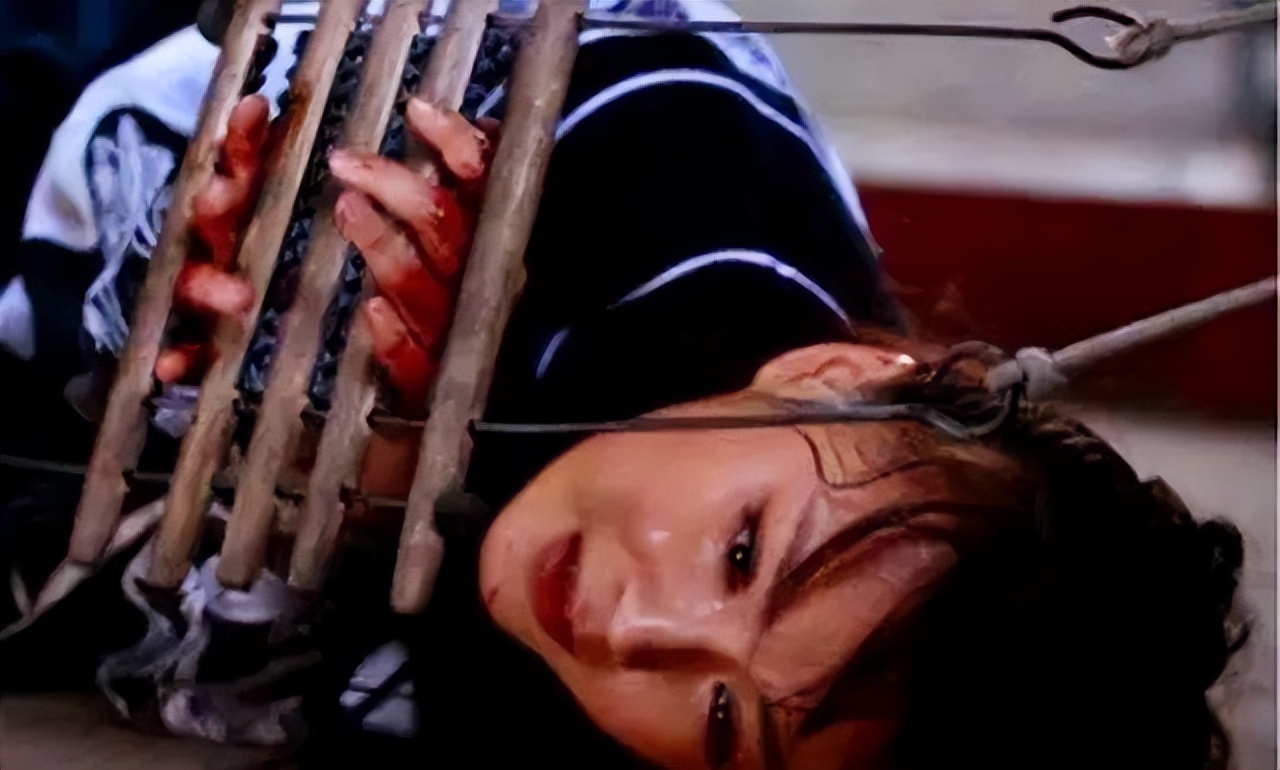 明朝万历年间，一女子变卖家产，却阴差阳错导致全家皆亡