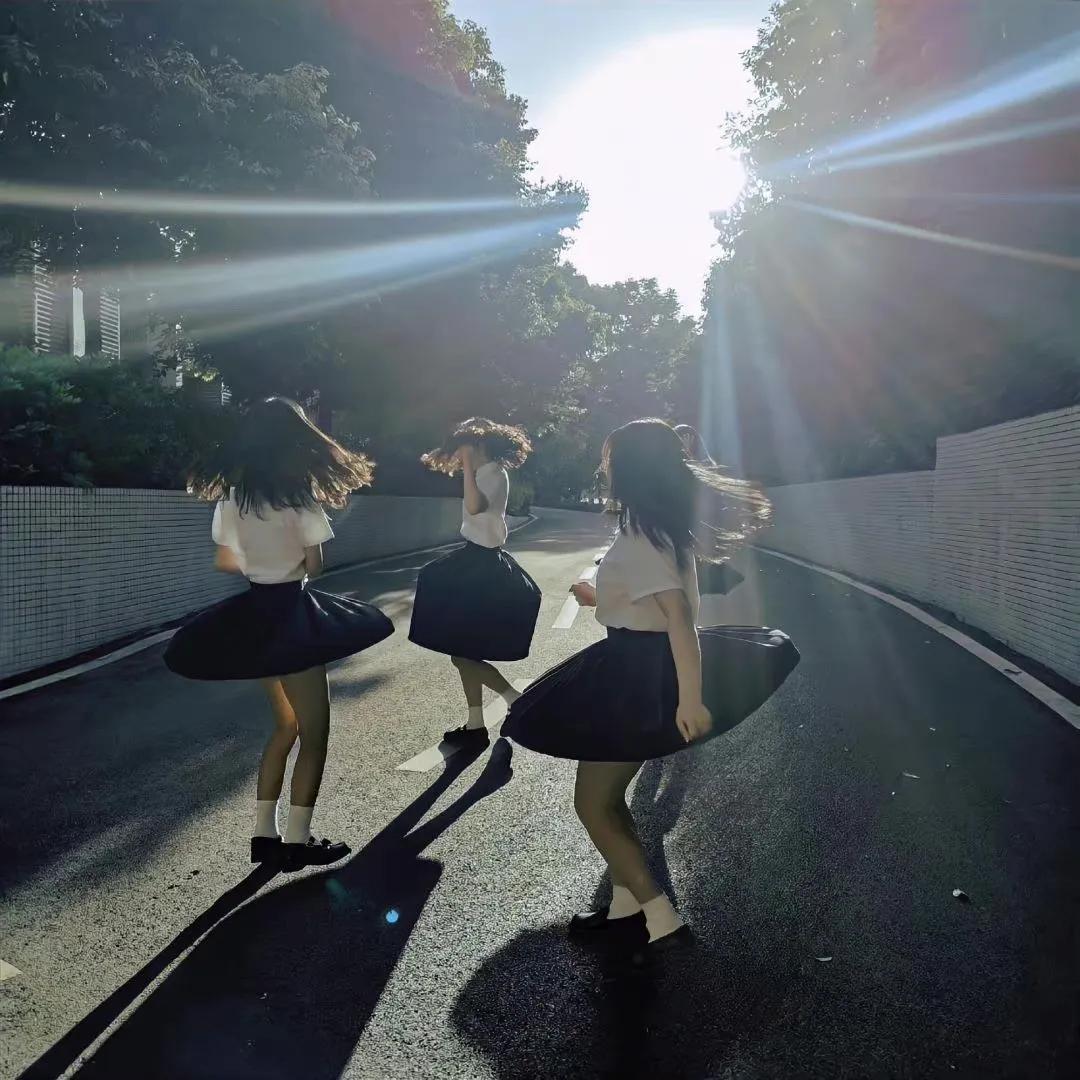 朋友圈背景图留给未来的你,朋友圈背景图你是我的光