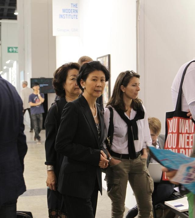 李嘉诚周凯旋年轻的照片,李嘉诚女友周凯旋的经典爱情观