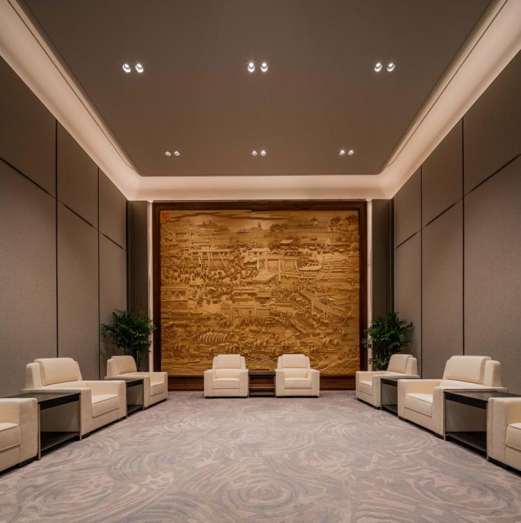 宁彩飞扬——谭晓明谈南京扬子江国际会议中心及酒店艺术品