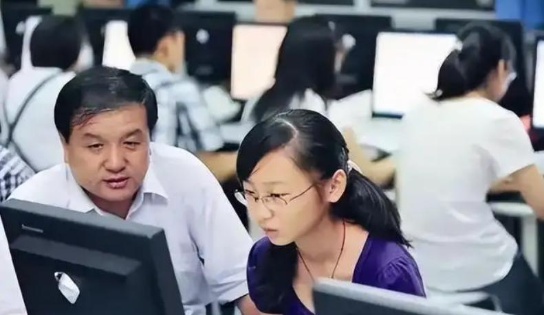 刚过二本线的考生，怎么保证能上本科大学？这个建议考生要了解下