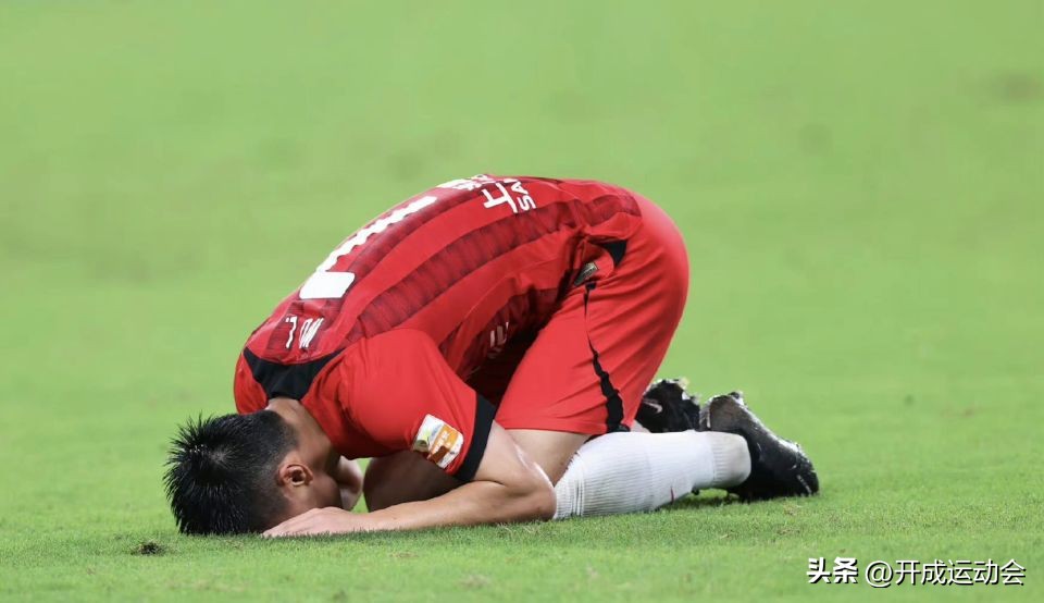 如何评价李铁被提起公诉?球迷：不能判死刑，就判终身监禁吧！