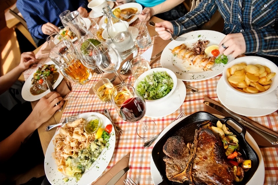 十几款牙膏品牌实验对比,牙膏选哪一款好呢