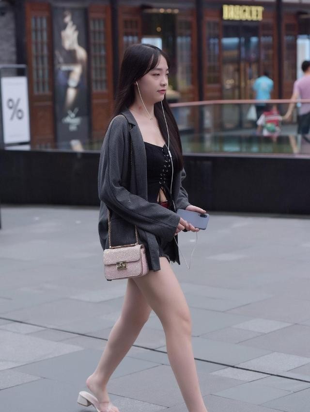 阔脚裤优雅大气高级感穿搭,艳粉红色裤子穿搭高级感