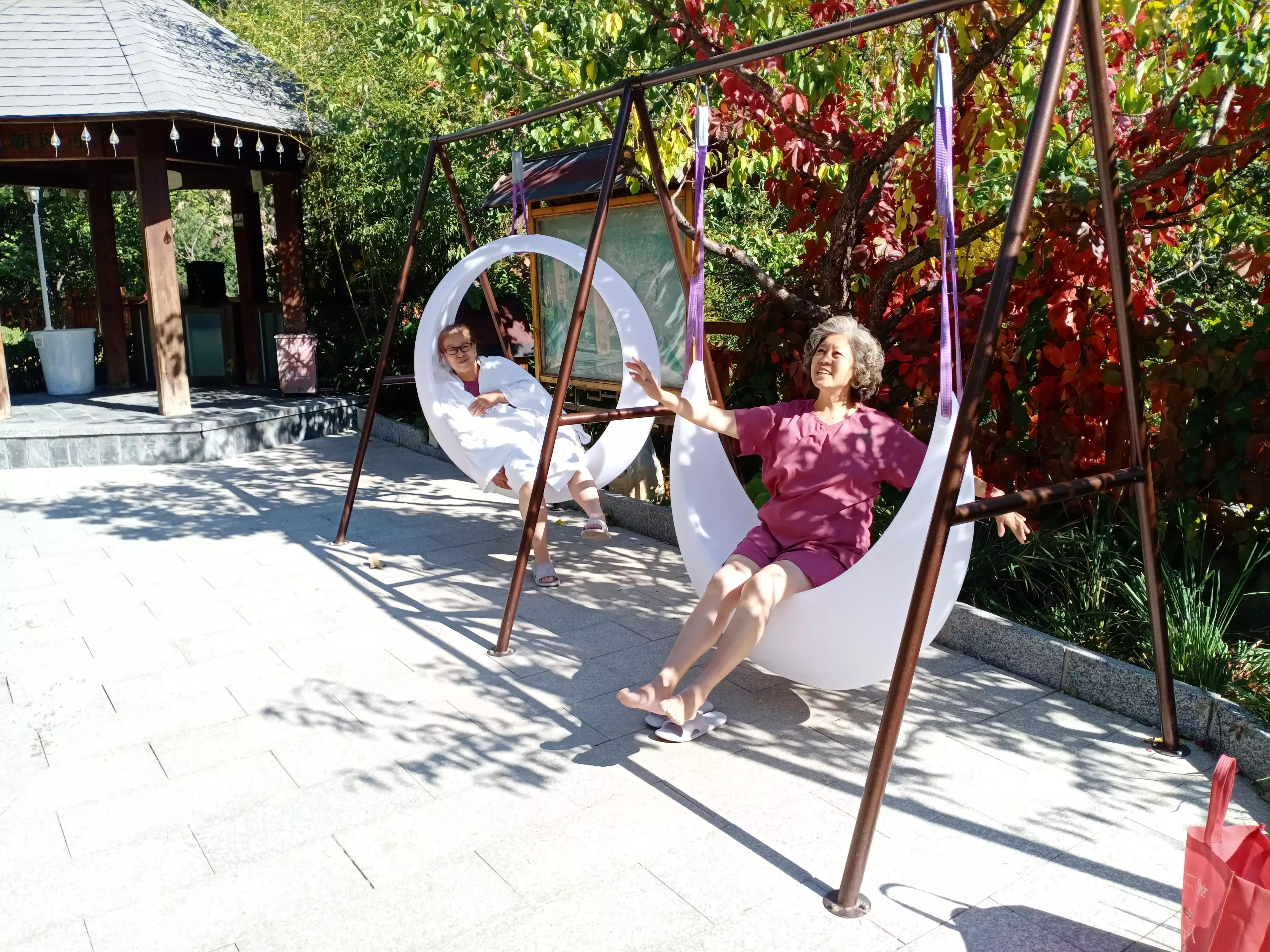 最好的温泉是硫磺温泉吗,凤山温泉和白鹿温泉度假村哪个好