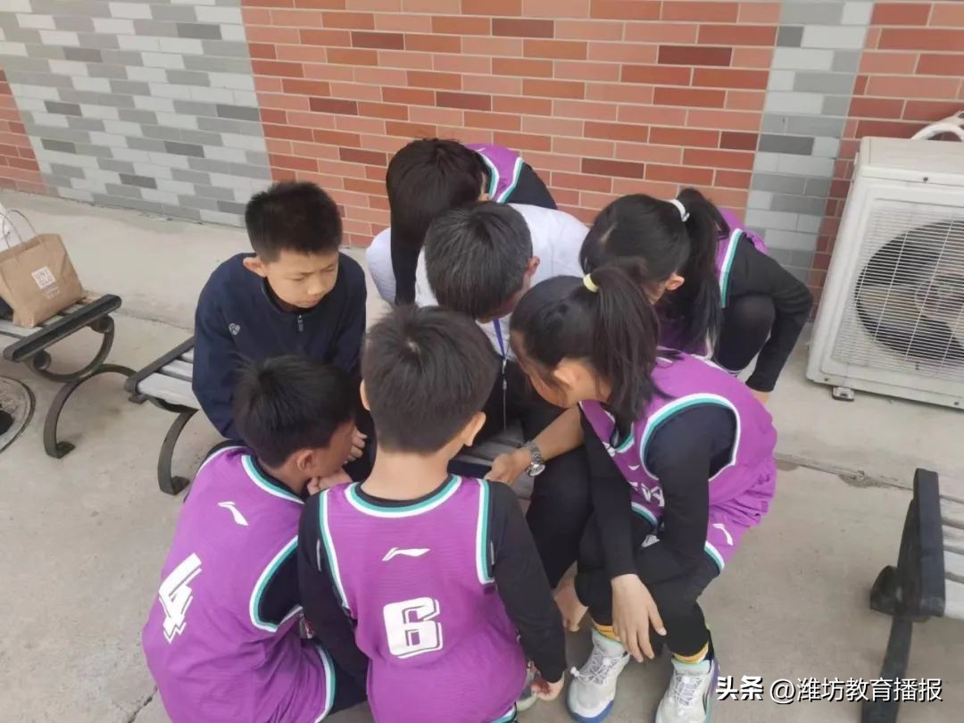 潍坊中新双语小学男篮,潍坊市中新双语学校篮球队