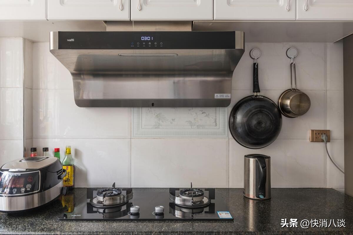 摆脱低价竞争恶性循环，油烟机、热水器、集成灶等厨电产品“推新卖贵”策略初见成效