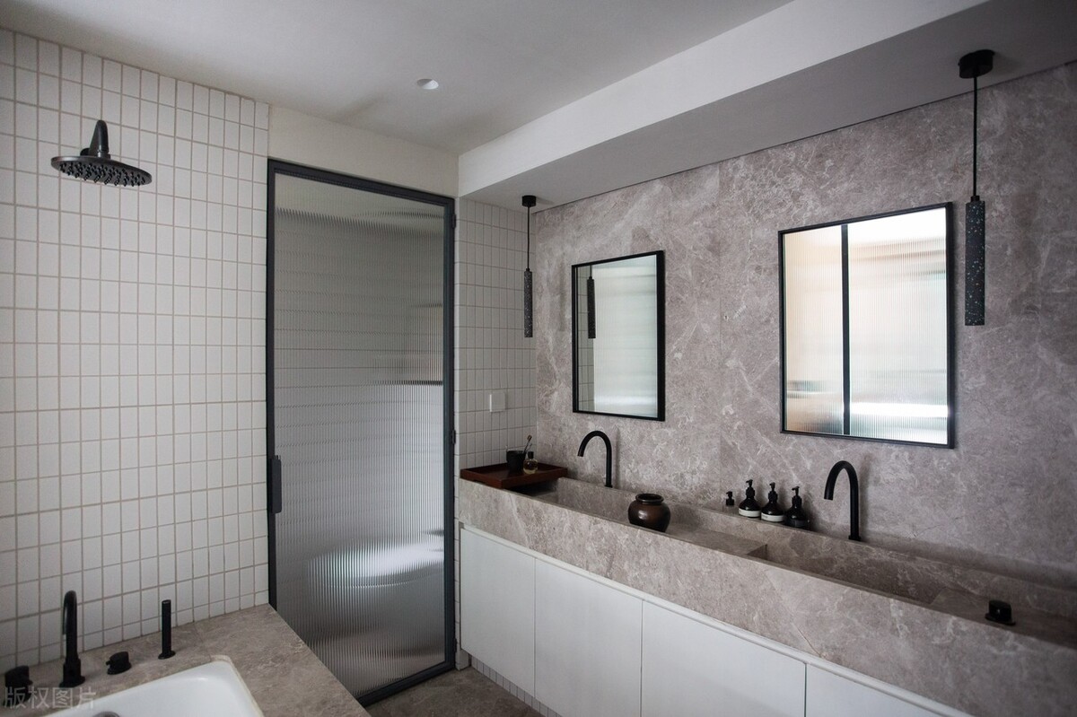 客卫门用实木门还是玻璃门,卫生间门是实木门还是铝合金门好