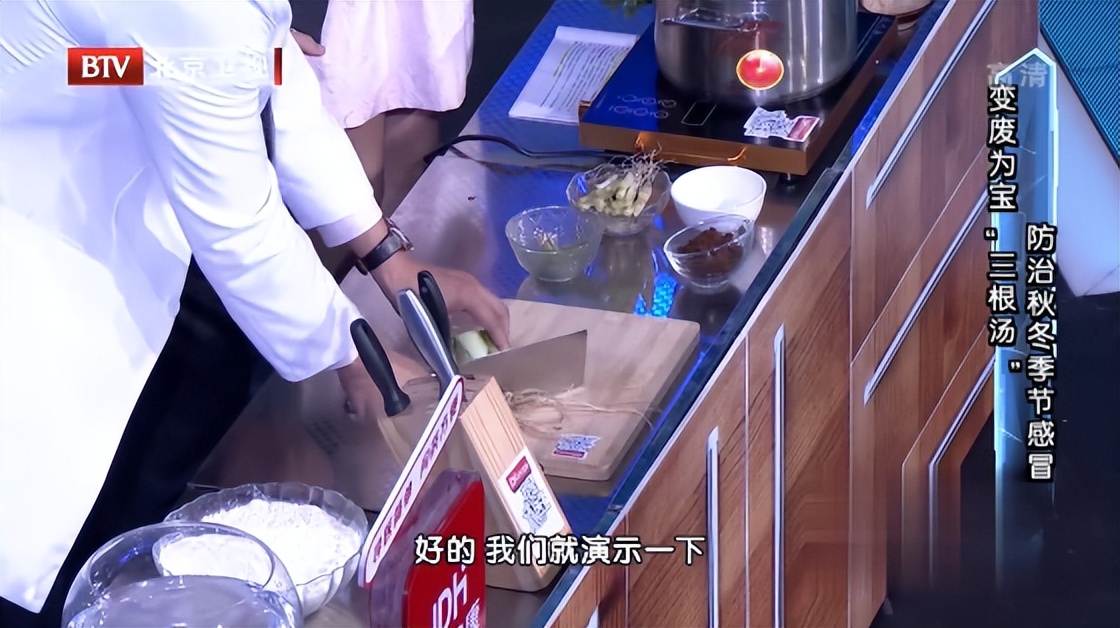 手部脱皮是因为缺少什么,手部脱皮缺少维生素什么