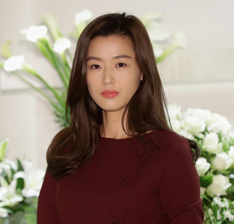 脱离了韩式滤镜韩国明星颜值下滑,韩星单眼皮凸嘴