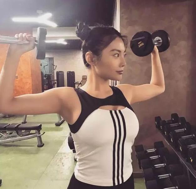 女星珠圆玉润和骨瘦如柴的差距,女星瘦骨如柴珠圆玉润