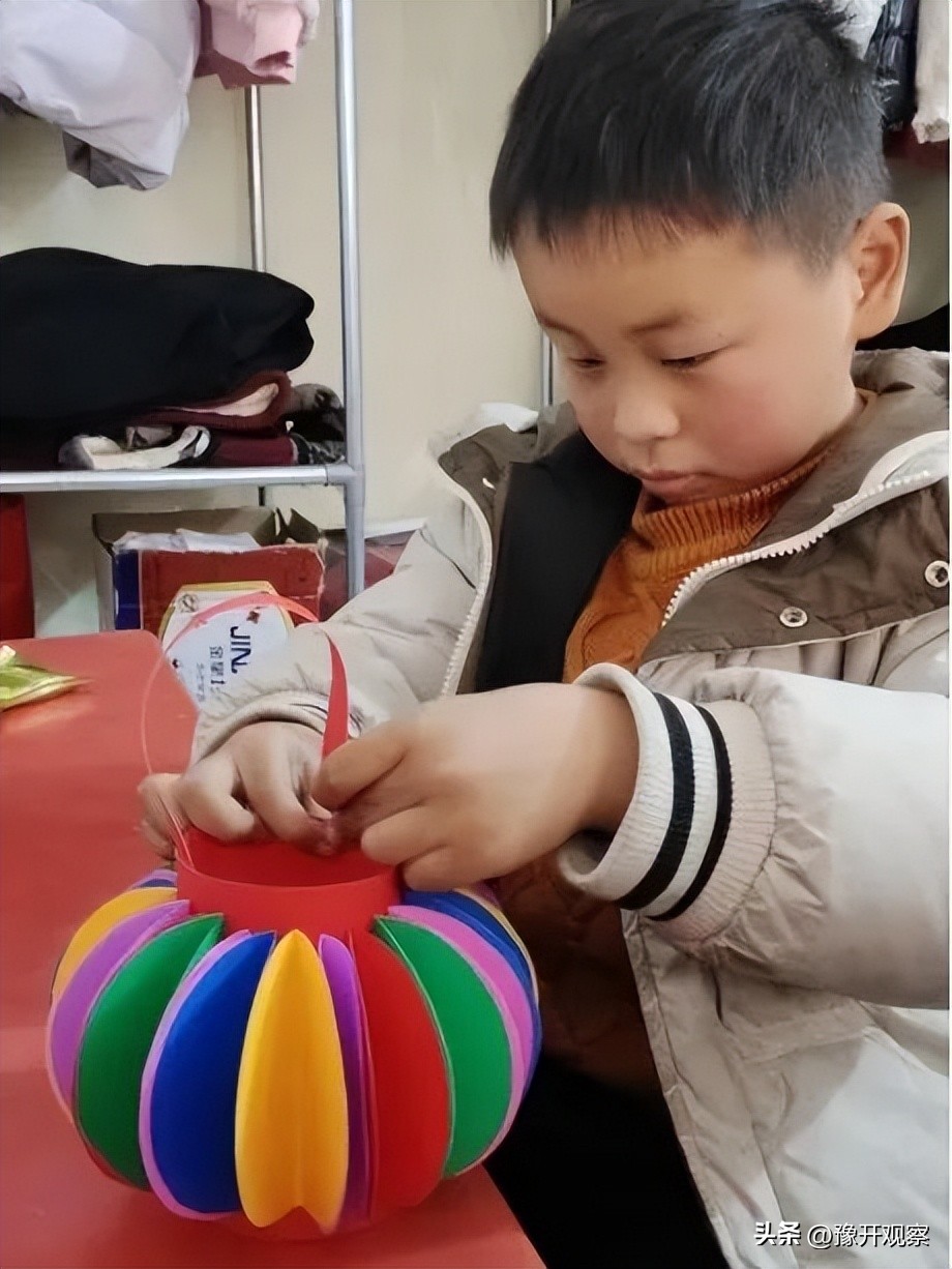 小学生元宵节做花灯活动,小学元宵节做花灯