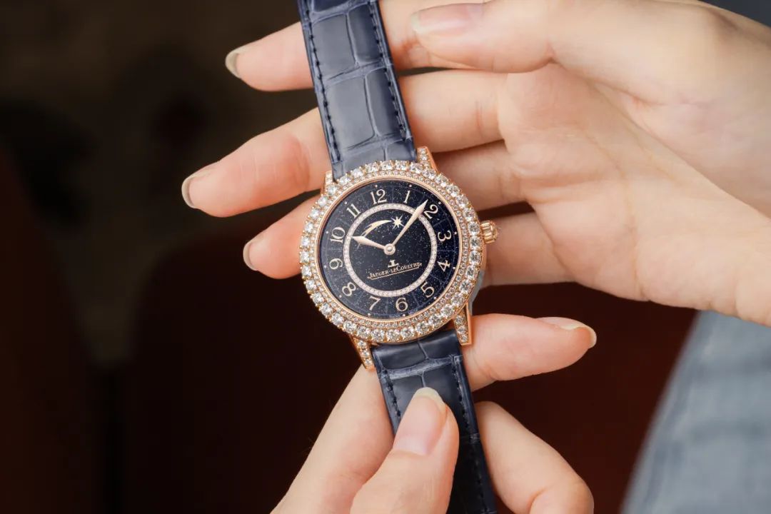 推荐一款很火的积家约会女士腕表,卡地亚和积家约会女表哪个好看