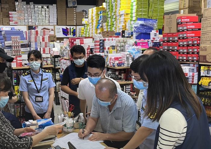 学校旁卖“处女证”？网友怒了！