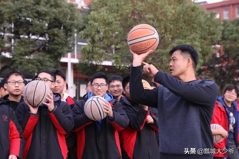 体育教师艺体教研活动,体育教师基本功集体特色展示