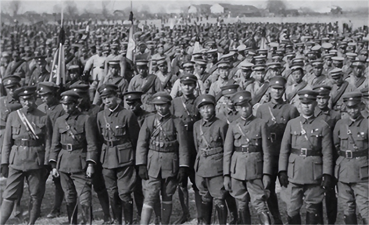 他指挥过5位元帅和6名大将,晚年悔恨:若不犯错,我就是元帅之首