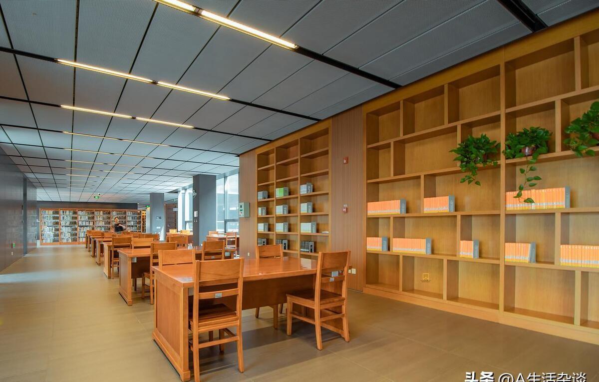 57岁老教师坚守初心,50岁老师身体需要注意哪些