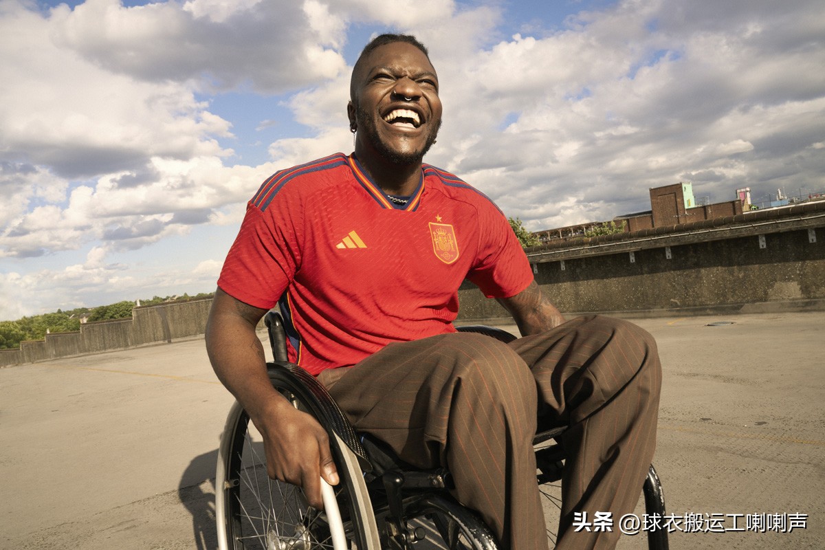 阿迪达斯世界杯球衣,阿迪达斯2022世界杯球衣德国