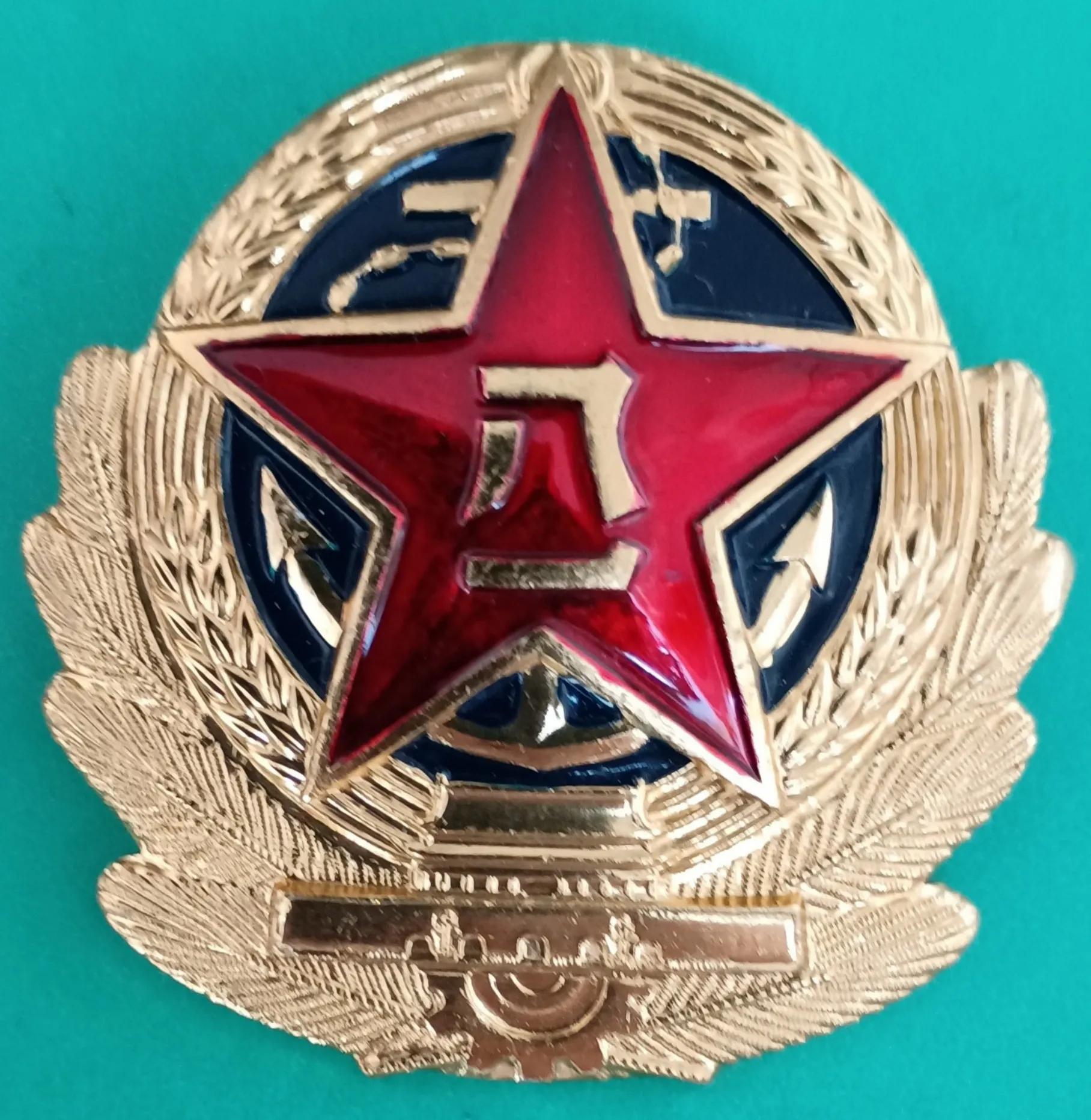 毛启国：*队军***警武**公安消防帽徽鉴赏