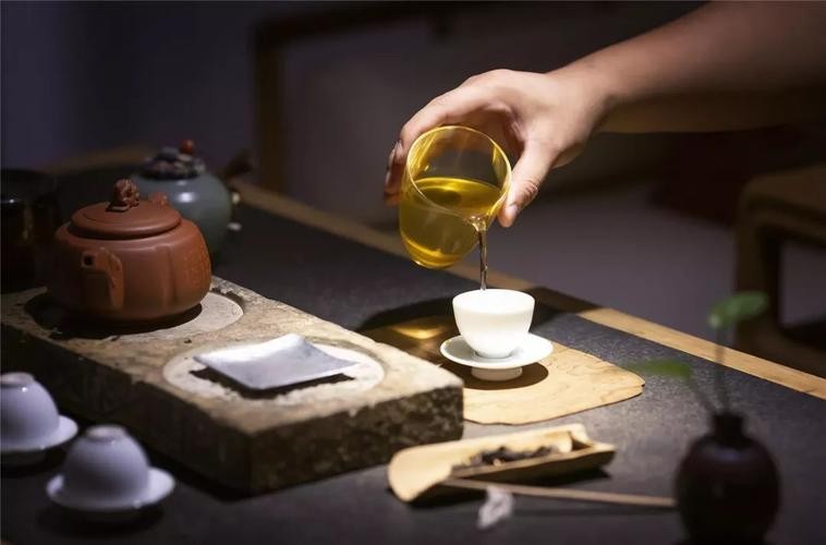 痛心的技术泄密：英国*子骗**从中国偷走两种树苗，中国损失百亿纹银