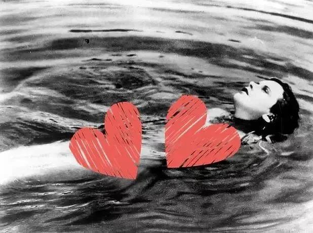 她是全球第一个全裸出镜的美女*星艳**,更是Wi-Fi之母、二战功臣