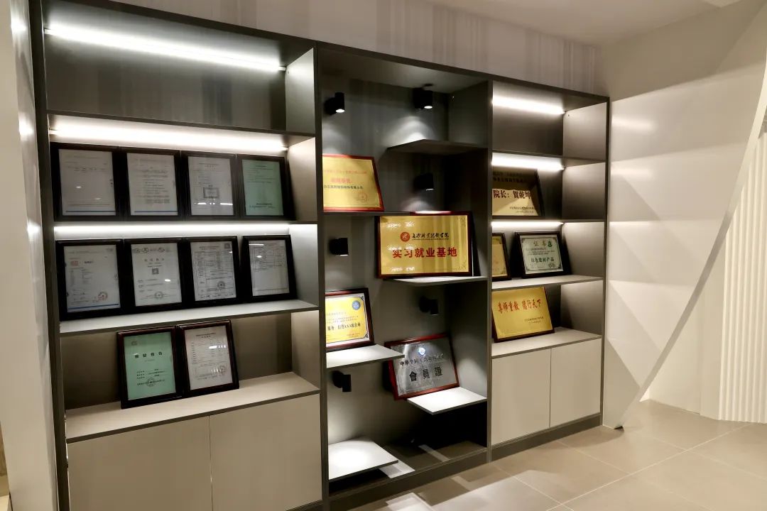 涓夊弸绉戞妧娣卞害鍒嗘瀽,涓夊弸绉戞妧榫欏ご