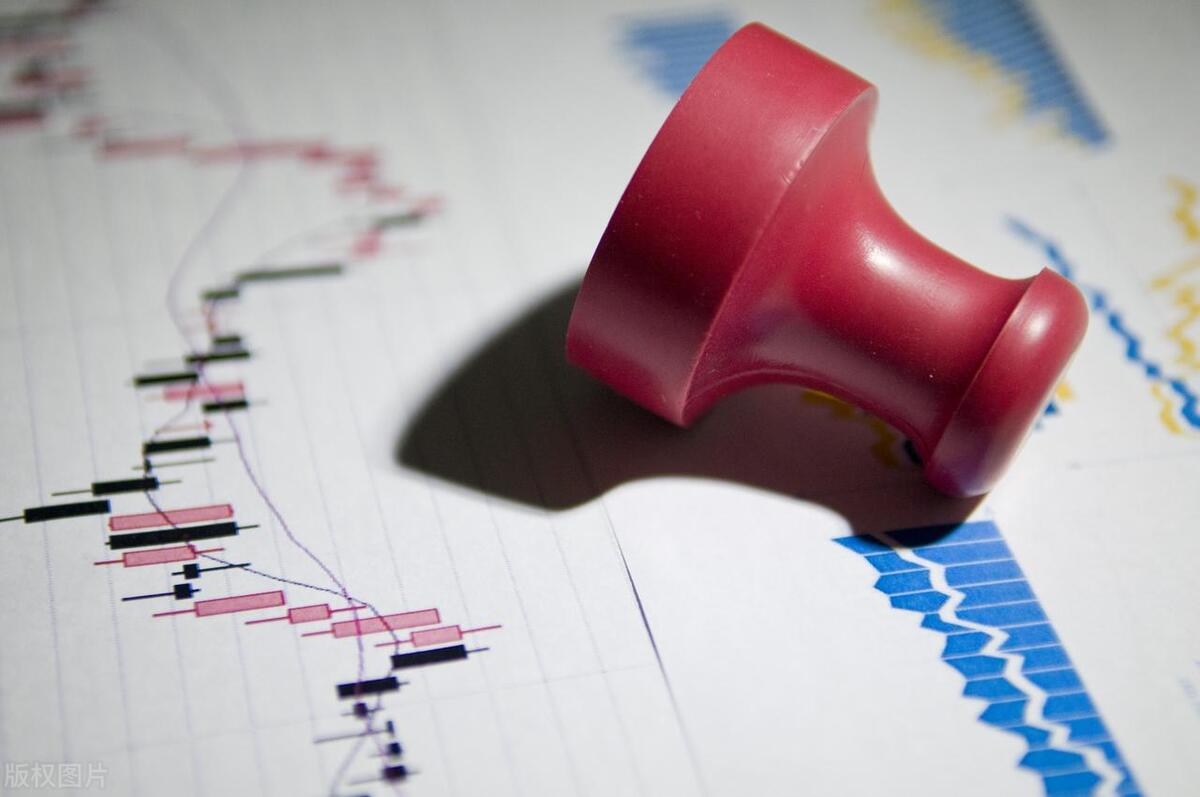以借为名不还公款是否构成贪污罪,以权谋私构成贪污罪吗