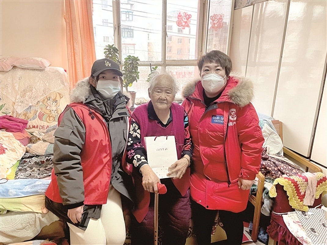 为前线医护人员送上暖心包,为前线医护人员送温暖