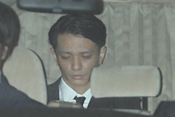 日本前顶流男偶像被捕！发不雅照骚扰女粉，吸毒二进宫死不悔改