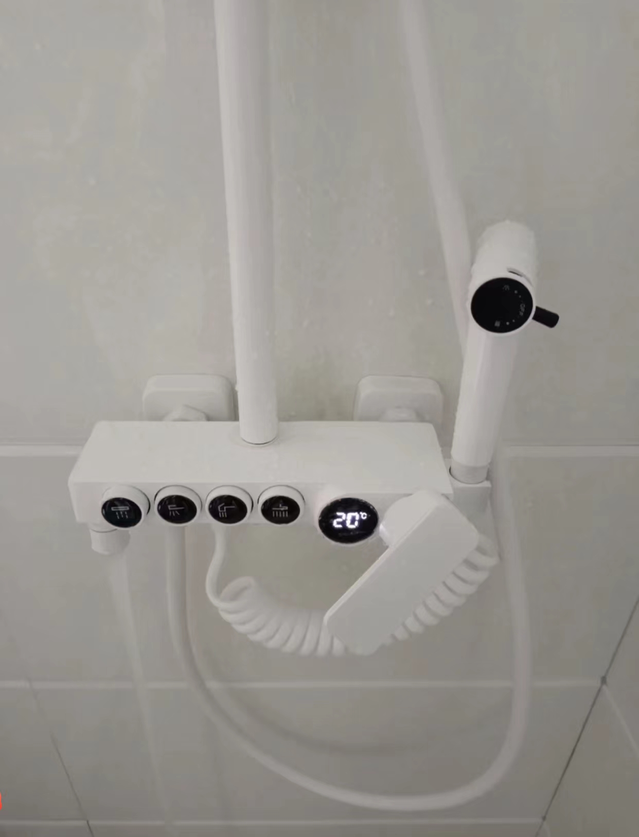 入住后花洒的真实感受,入住一年卫生间