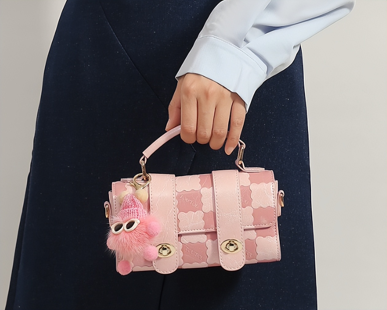 女闺蜜生日送什么礼物200元左右,小姐姐给闺蜜送什么礼物好